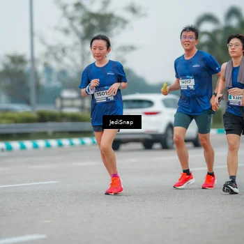 Runner Photo 7530124