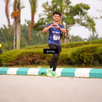 Runner Photo 7530222