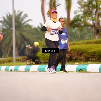 Runner Photo 7530235