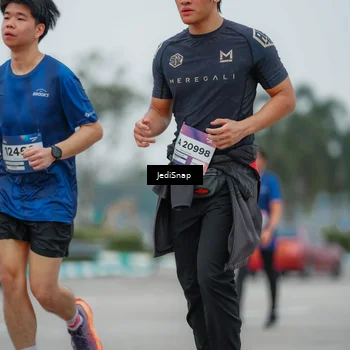 Runner Photo 7530320