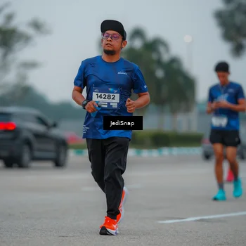 Runner Photo 7530583