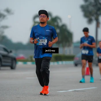 Runner Photo 7530597