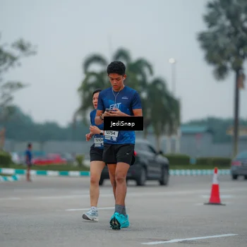 Runner Photo 7530610