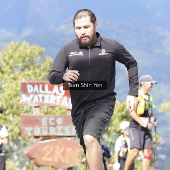 Runner Photo 75312