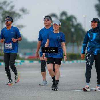 Runner Photo 7531900