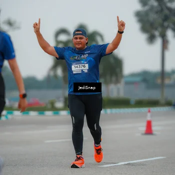 Runner Photo 7532047