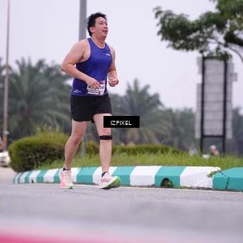 Runner Photo 7532078