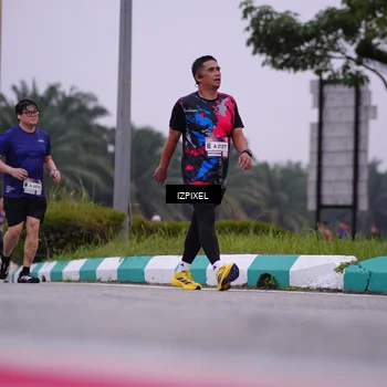 Runner Photo 7532104