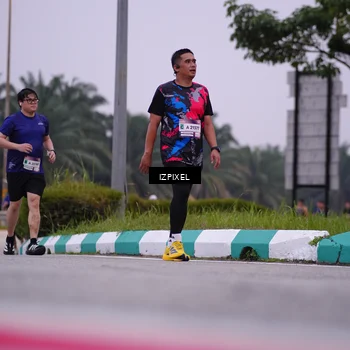 Runner Photo 7532110