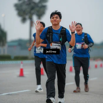 Runner Photo 7532113