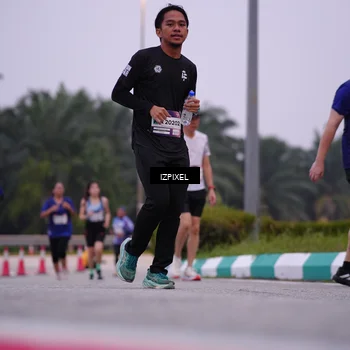 Runner Photo 7532117