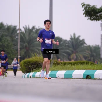 Runner Photo 7532565