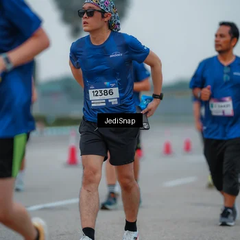 Runner Photo 7532680
