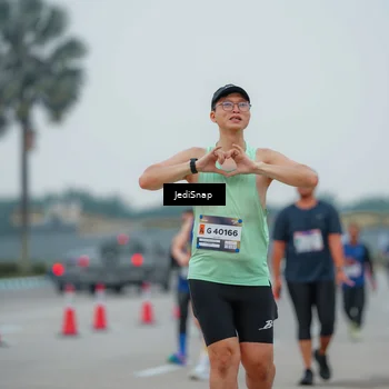 Runner Photo 7532991