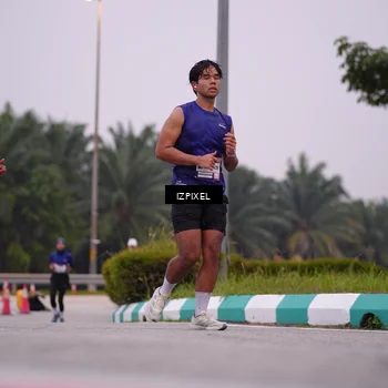 Runner Photo 7533030