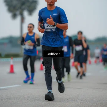 Runner Photo 7533068