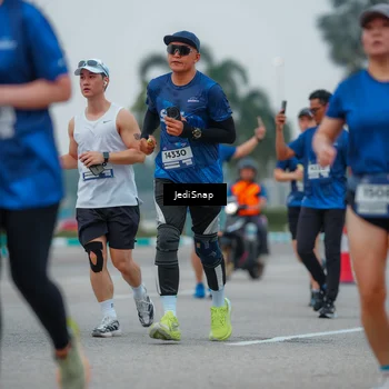 Runner Photo 7533405