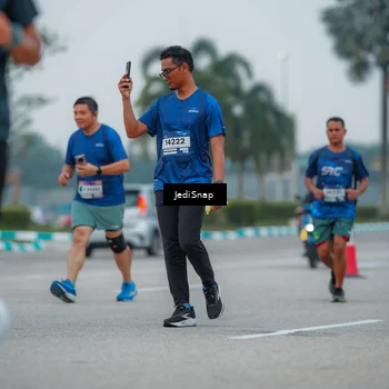 Runner Photo 7533444
