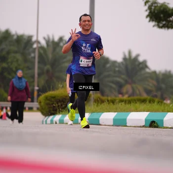 Runner Photo 7534091