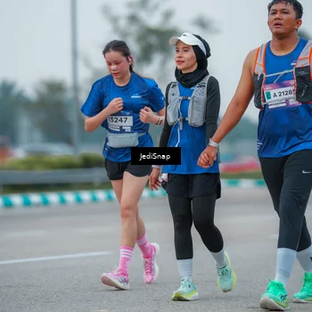 Runner Photo 7534372