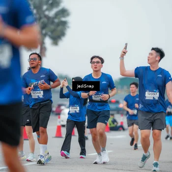 Runner Photo 7536000