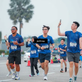 Runner Photo 7536004
