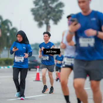 Runner Photo 7536027