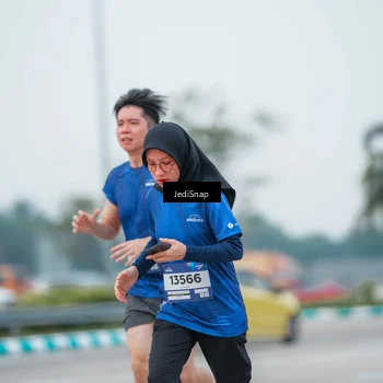 Runner Photo 7536038