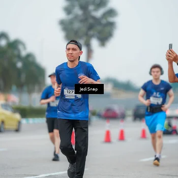 Runner Photo 7536050
