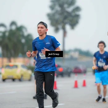 Runner Photo 7536058