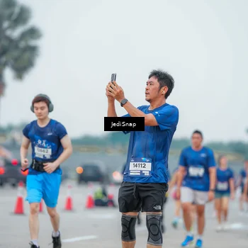 Runner Photo 7536059