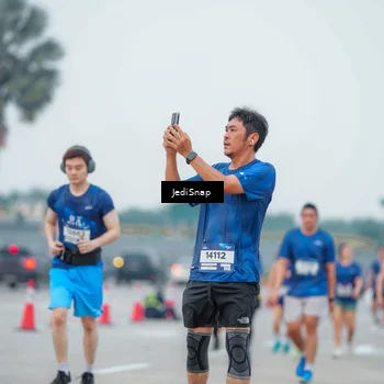 Runner Photo 7536060