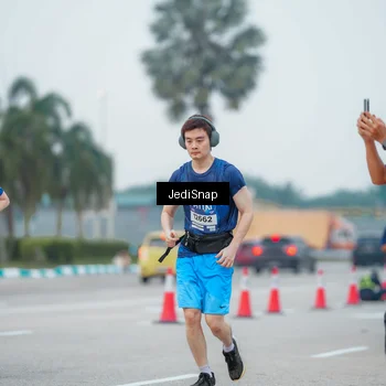 Runner Photo 7536069