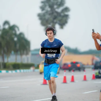 Runner Photo 7536070