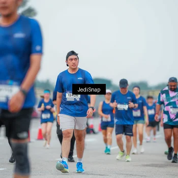 Runner Photo 7536090