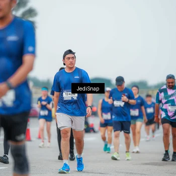 Runner Photo 7536100