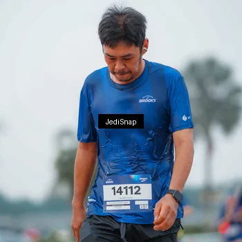 Runner Photo 7536105