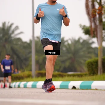 Runner Photo 7536428