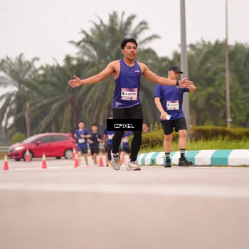 Runner Photo 7536436