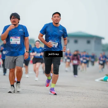 Runner Photo 7536439