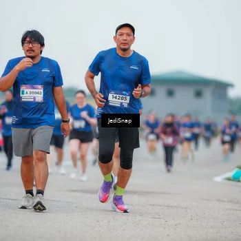 Runner Photo 7536440