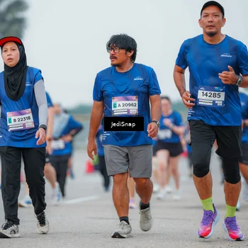 Runner Photo 7536451
