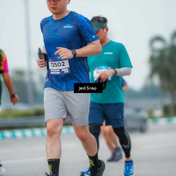 Runner Photo 7536473