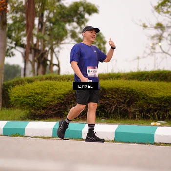 Runner Photo 7536476