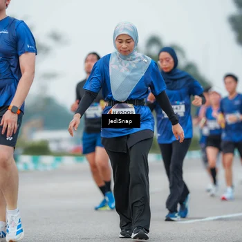 Runner Photo 7536530