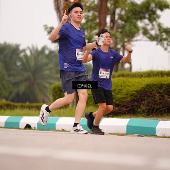 Runner Photo 7536534