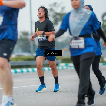 Runner Photo 7536550