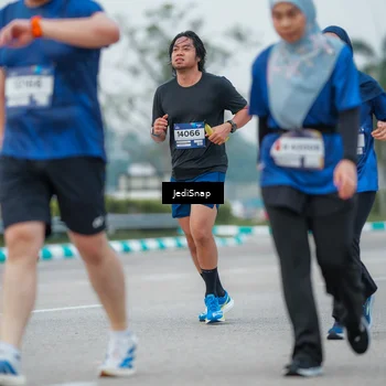 Runner Photo 7536551