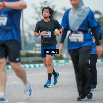 Runner Photo 7536555