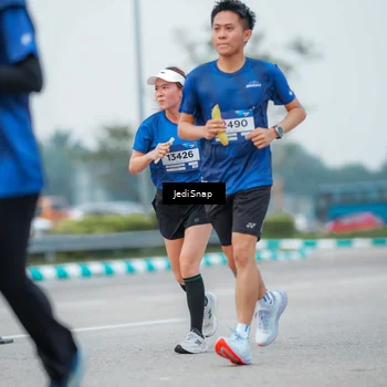 Runner Photo 7536573